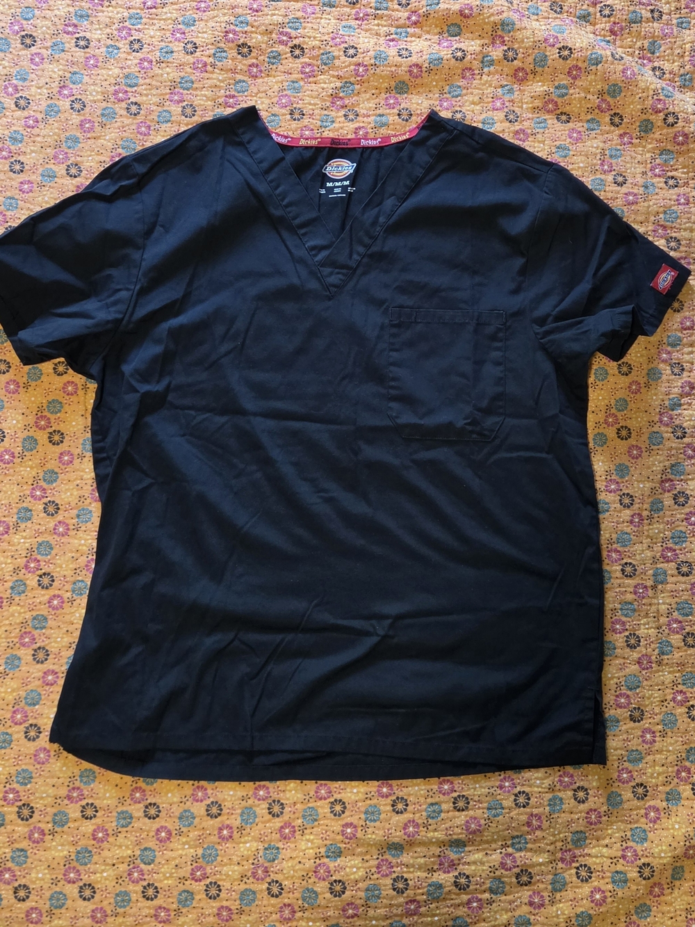 Dickies Men’s Black V-Neck Short Sleeve Scrub Top M